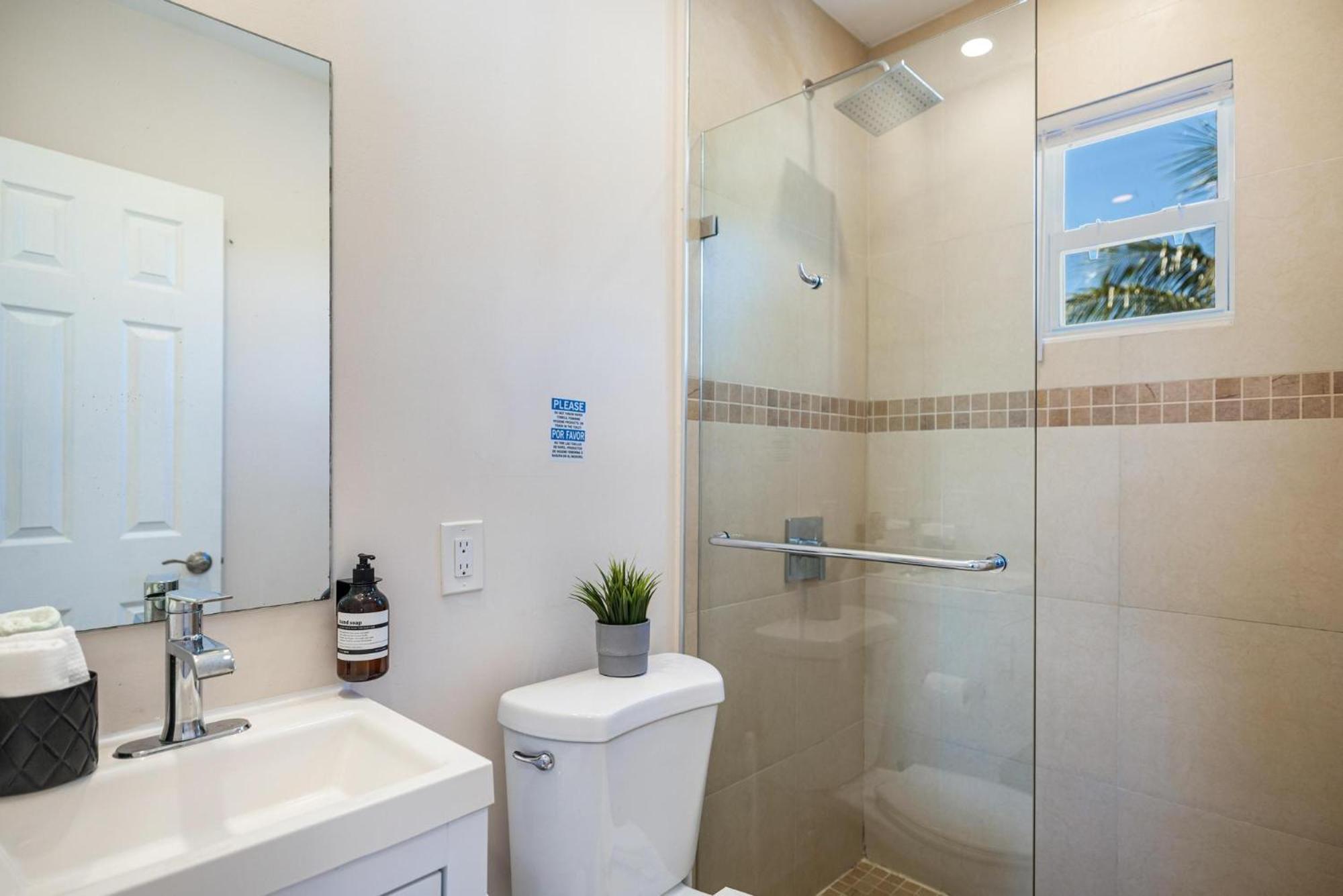 Peaceful Urban Escape Close To Las Olas & Beach Fort Lauderdale Exterior photo